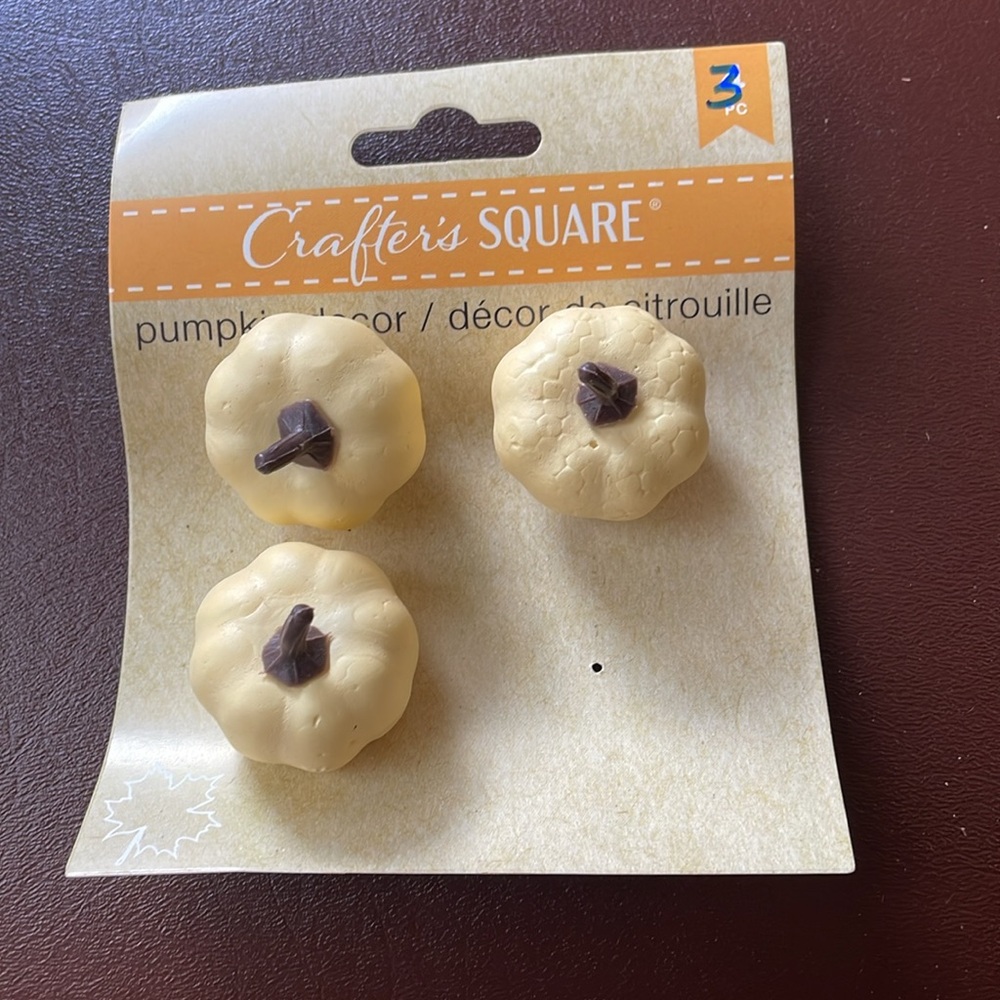Crafter's Square 3 small white pumpkins